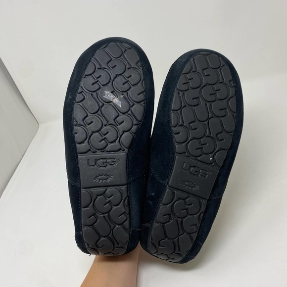 UGG Black Ascot Suede Slippers Men’s Size 9 EUC
